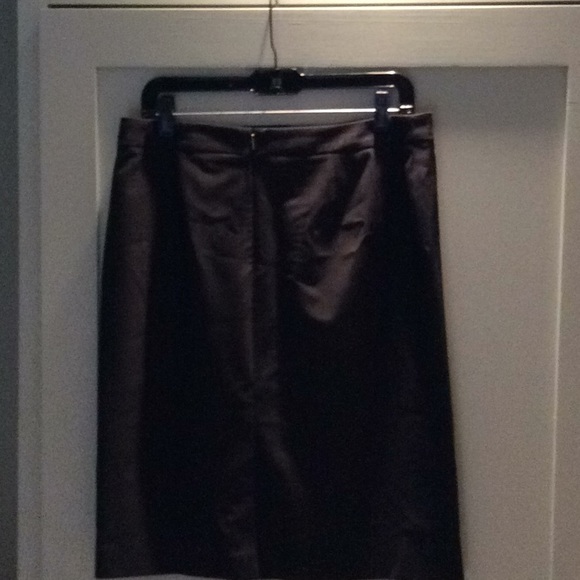 Hugo Boss virgin wool skirt 10. Like new. - Picture 2 of 8
